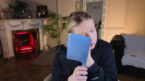 Snapshot of jes_solar chatting on November 23, 2025, 10:09 pm jes_solar online show from November 23, 2025, 10:09 pm