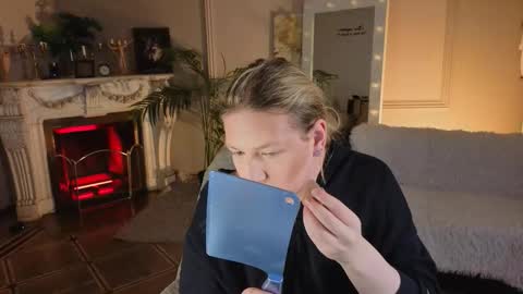 Snapshot of jes_solar chatting on November 29, 2025, 10:02 pm jes_solar online show from November 29, 2025, 10:02 pm