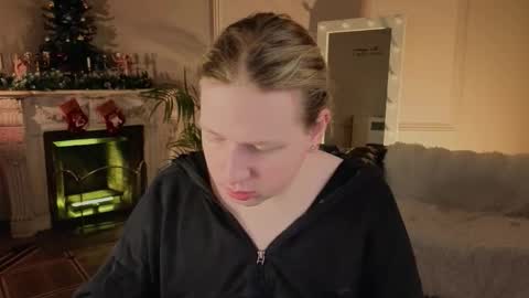 Snapshot of jes_solar chatting on December 14, 2025, 10:03 pm jes_solar online show from December 14, 2025, 10:03 pm