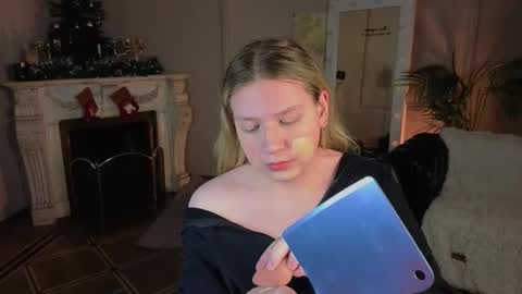 Snapshot of jes_solar chatting on December 22, 2025, 10:18 pm jes_solar online show from December 22, 2025, 10:18 pm