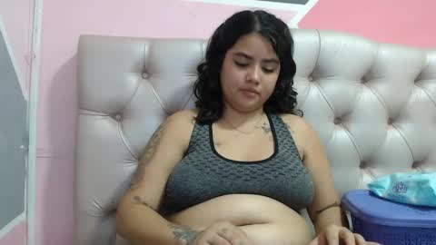 Snapshot of jess_beauty chatting on December 11, 2024, 3:02 am jess beauty online show from December 11, 2024, 3:02 am