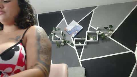 Snapshot of jess_beauty chatting on January 27, 2025, 12:12 am jess beauty online show from January 27, 2025, 12:12 am