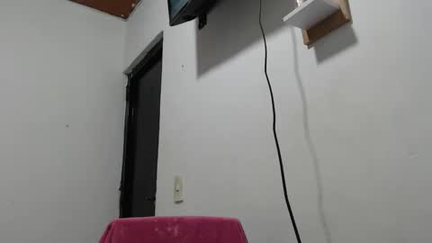 Snapshot of jess_beauty chatting on October 10, 2025, 11:37 pm jess beauty online show from October 10, 2025, 11:37 pm