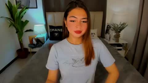 Jess online show from July 18, 2026, 1:43 am