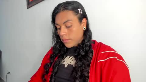 jess_hoffman online show from April 7, 2026, 1:33 pm