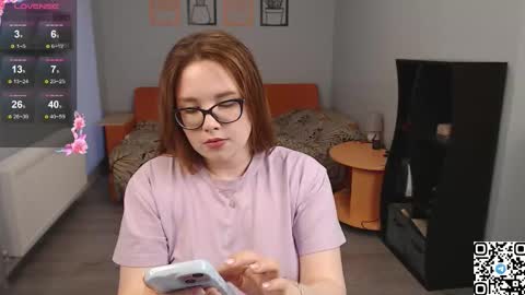 Snapshot of jess_soon chatting on December 5, 2025, 11:08 am Karina online show from December 5, 2025, 11:08 am