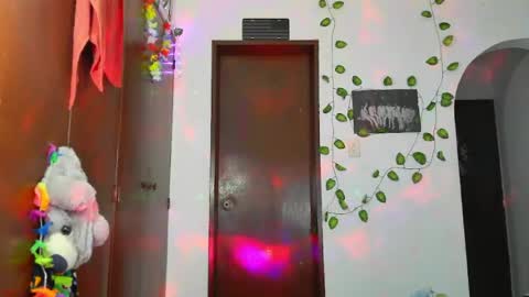 Snapshot of jess_sweett chatting on May 20, 2026, 7:31 pm Jessica online show from May 20, 2026, 7:31 pm