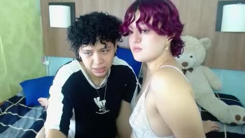 JessAndJade online show from November 10, 2025, 12:04 pm