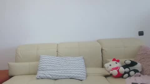 Snapshot of jessaray chatting on February 5, 2026, 10:42 am JessaRay online show from February 5, 2026, 10:42 am