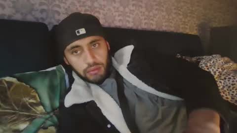 Angel  Demon online show from December 5, 2025, 8:27 pm