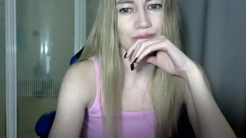 JessFox1 online show from December 31, 2024, 1:04 am