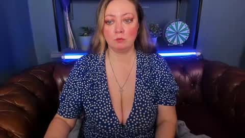 Snapshot of jessica_foxie chatting on January 1, 2025, 12:22 pm Jessica online show from January 1, 2025, 12:22 pm