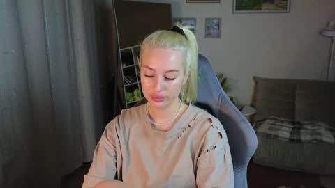 Snapshot of jessica_hanson chatting on January 24, 2025, 6:14 am Jessy online show from January 24, 2025, 6:14 am