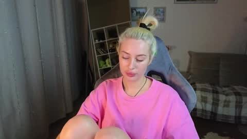 Snapshot of jessica_hanson chatting on February 3, 2025, 5:35 pm Jessy online show from February 3, 2025, 5:35 pm