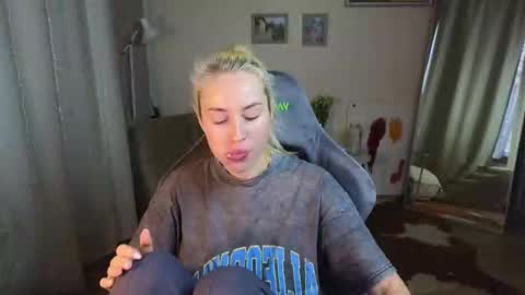 Snapshot of jessica_hanson chatting on February 14, 2025, 6:45 am Jessy online show from February 14, 2025, 6:45 am