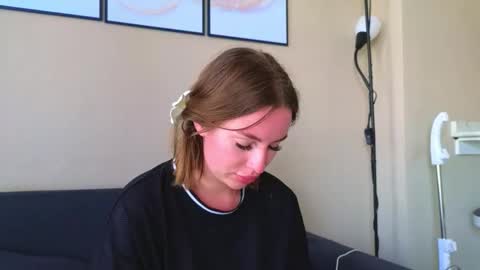 Snapshot of jessica_hanson chatting on November 30, 2025, 7:23 am Jessy online show from November 30, 2025, 7:23 am