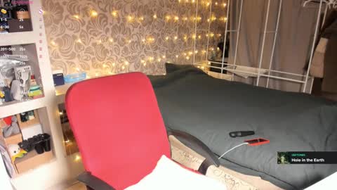 Snapshot of jessica_jane_ chatting on February 4, 2025, 12:19 am Mila online show from February 4, 2025, 12:19 am