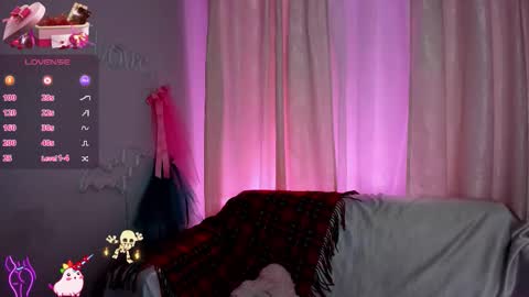 Snapshot of jessica_tiny chatting on December 2, 2025, 1:22 am Jessica online show from December 2, 2025, 1:22 am