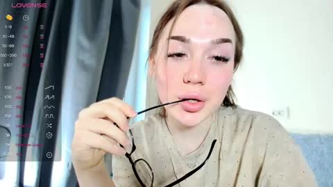 jessica_volker online show from May 31, 2026, 2:24 pm