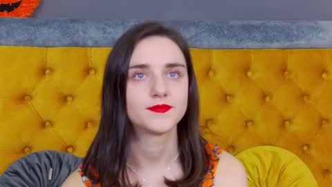 Jessica White online show from November 24, 2025, 5:07 am