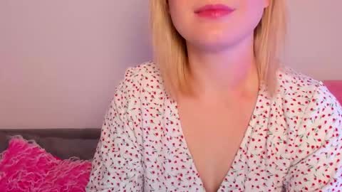 Snapshot of jessicabeverly chatting on March 14, 2026, 12:43 pm JessicaBeverly online show from March 14, 2026, 12:43 pm