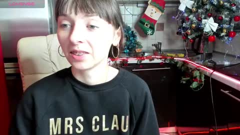 jessicaforris online show from December 16, 2024, 7:48 am