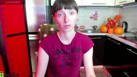 jessicaforris online show from September 21, 2025, 7:10 am