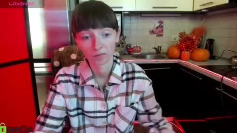 jessicaforris online show from September 26, 2025, 7:01 am