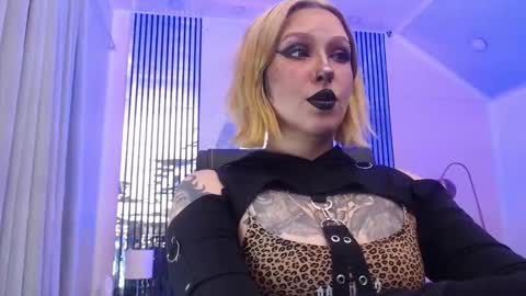 Snapshot of jessie_williams_01 chatting on January 7, 2026, 7:49 pm Your Sweet Angel online show from January 7, 2026, 7:49 pm