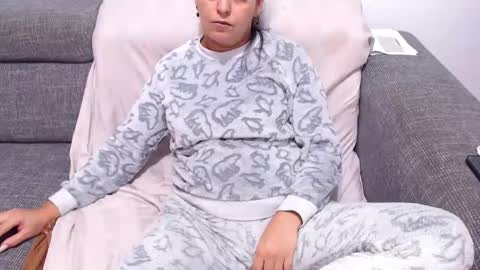 jessiestar3 online show from November 11, 2025, 1:38 am