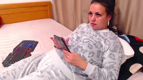 jessiestar3 online show from April 13, 2026, 7:41 pm