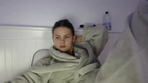 jessieryan online show from October 18, 2025, 5:21 am