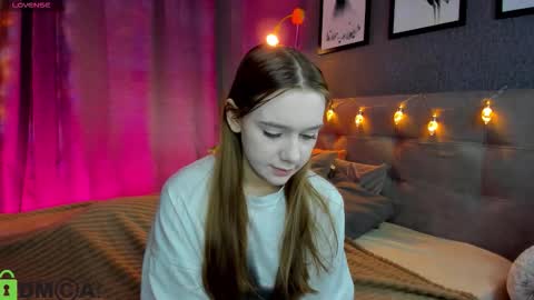 Snapshot of jessiexxiv chatting on December 18, 2025, 9:15 am Jessie online show from December 18, 2025, 9:15 am