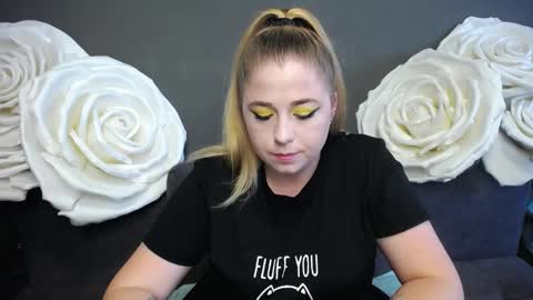 Jess online show from September 12, 2025, 7:08 am