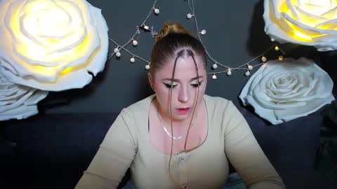 Jess online show from November 11, 2025, 7:30 am