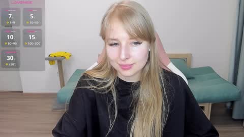 Snapshot of jessy_comely chatting on January 22, 2025, 9:21 pm Jessy online show from January 22, 2025, 9:21 pm