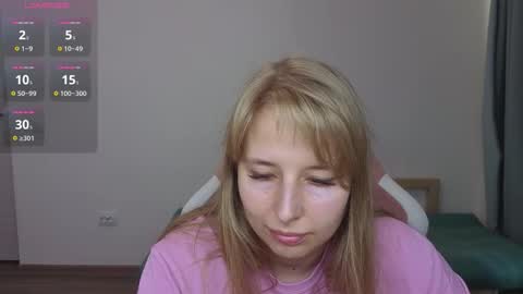 Snapshot of jessy_comely chatting on October 1, 2025, 12:33 pm Jessy online show from October 1, 2025, 12:33 pm