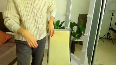 Polina online show from December 20, 2025, 9:27 am