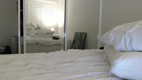 OnlyJessy online show from October 26, 2025, 10:10 am