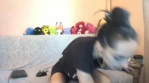 Snapshot of jessystarrr chatting on October 19, 2025, 6:58 am Jessy online show from October 19, 2025, 6:58 am