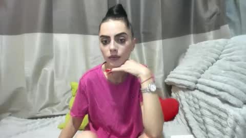 Snapshot of jessystarrr chatting on November 17, 2025, 6:46 pm Jessy online show from November 17, 2025, 6:46 pm