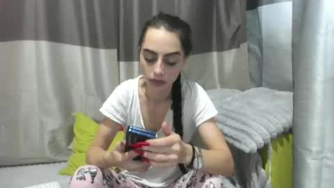 Snapshot of jessystarrr chatting on November 20, 2025, 5:51 am Jessy online show from November 20, 2025, 5:51 am