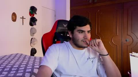 HotBoy online show from January 3, 2025, 8:11 pm