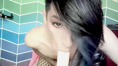 Snapshot of jet_clomet21 chatting on November 18, 2025, 10:03 pm Ale online show from November 18, 2025, 10:03 pm