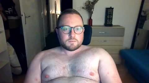 jeuneloup92 online show from November 20, 2025, 5:12 pm