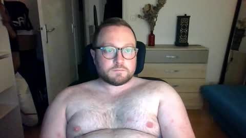 jeuneloup92 online show from November 24, 2025, 6:07 pm