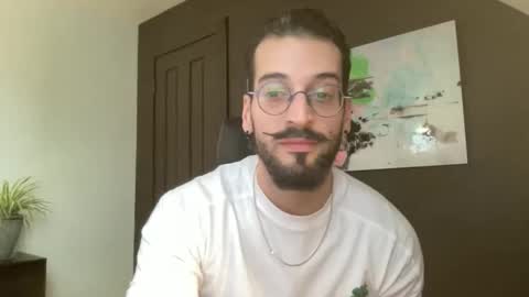 Snapshot of jeunemek00779042 chatting on October 30, 2025, 5:35 pm JEUNEMEK007 online show from October 30, 2025, 5:35 pm