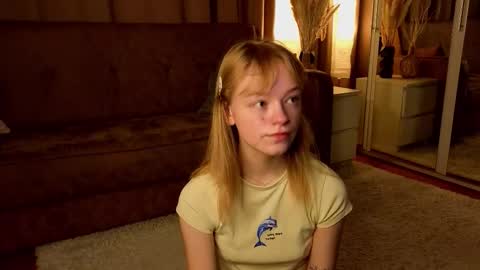 Snapshot of jewellhogan chatting on December 20, 2025, 7:26 am Gwen online show from December 20, 2025, 7:26 am