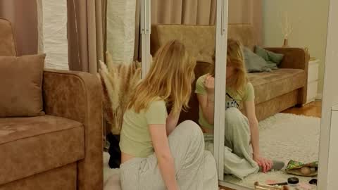 Snapshot of jewellhogan chatting on January 9, 2026, 7:22 am Gwen online show from January 9, 2026, 7:22 am