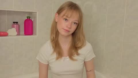 Snapshot of jewellhogan chatting on January 10, 2026, 8:16 am Gwen online show from January 10, 2026, 8:16 am